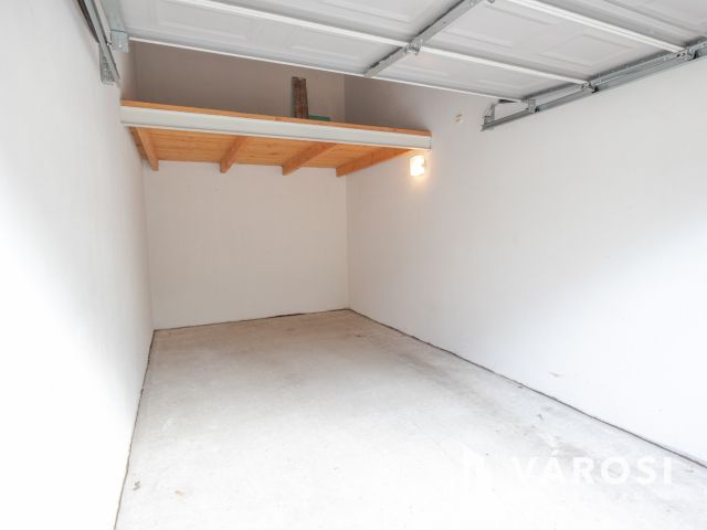 Galériás garázs a belváros szélén